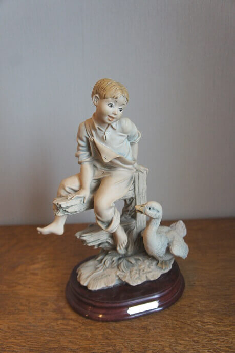Мальчик с гусем, Giuseppe Armani, статуэтка