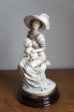 Лола с собачкой, Джузеппе Армани Флоренс статуэтка
