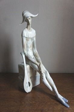 Арлекин с балалайкой, Lladro, фарфоровая статуэтка, KunstGalerie.ru