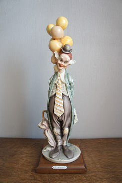 Клоун с шариками, Джузеппе Армани Флоренс, Каподимонте, статуэтка, KunstGalerie.ru