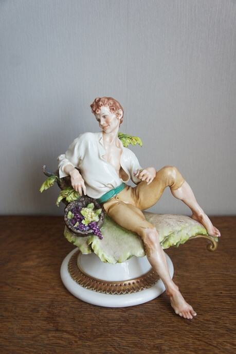 Мужчина с корзиной, Giuseppe Cappe, Capodimonte, статуэтка