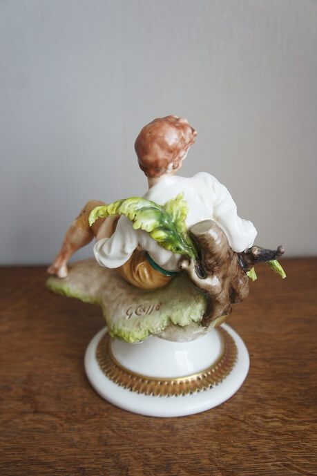Мужчина с корзиной, Giuseppe Cappe, Capodimonte, статуэтка