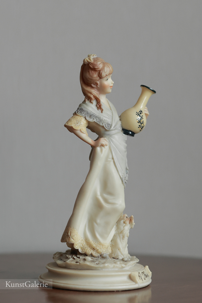Девочка с кувшином, Auro Belcari, Capodimonte, статуэтка
