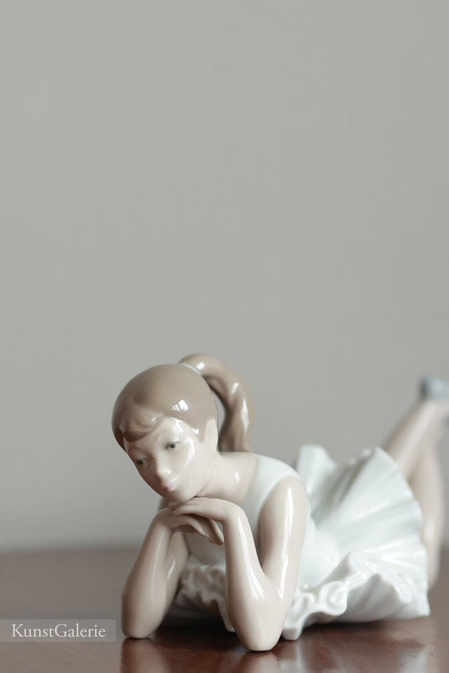 Задумчивая балерина, фарфоровая статуэтка, NAO Ladro