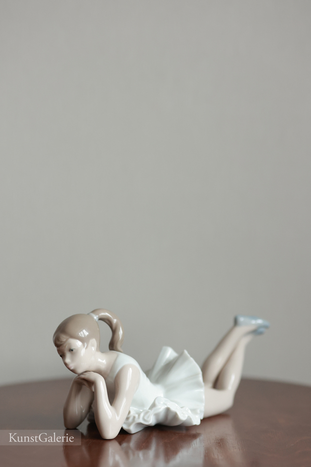Задумчивая балерина, фарфоровая статуэтка, NAO Ladro