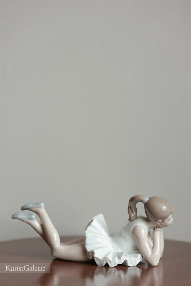 Задумчивая балерина, фарфоровая статуэтка, NAO Ladro