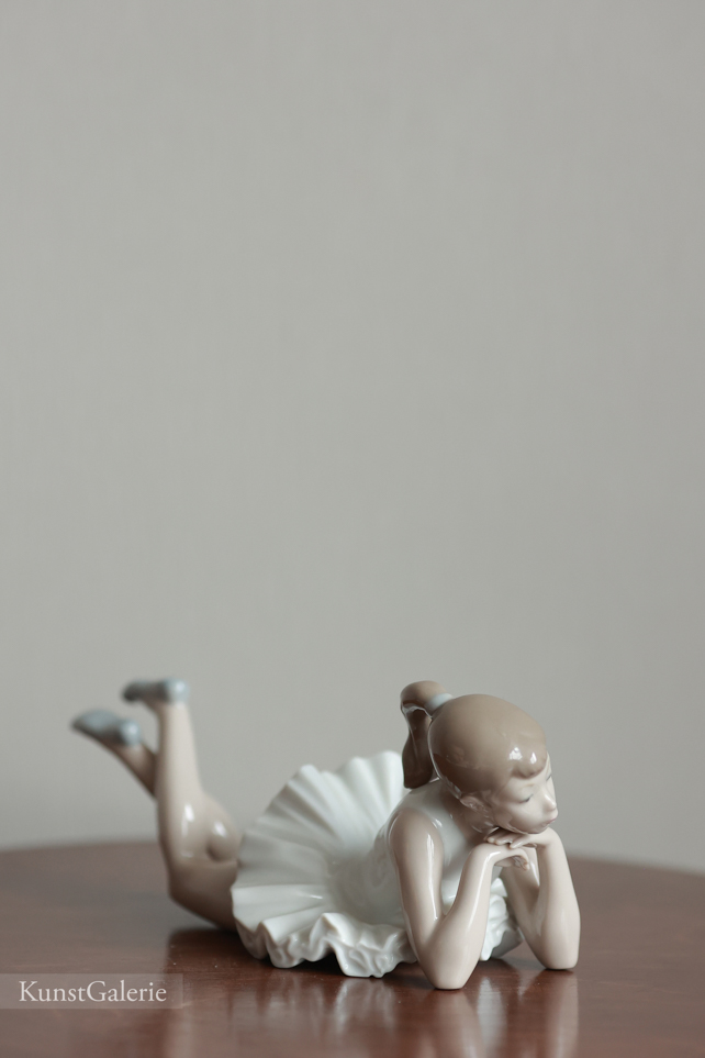 Задумчивая балерина, фарфоровая статуэтка, NAO Lladro