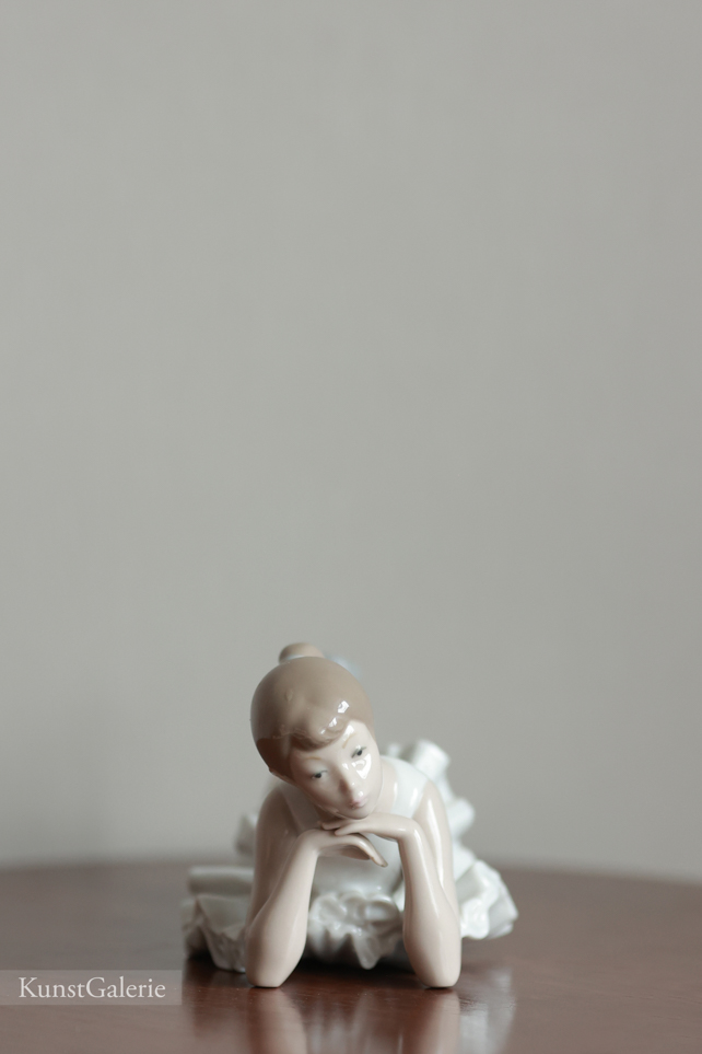 Задумчивая балерина, фарфоровая статуэтка, NAO Ladro