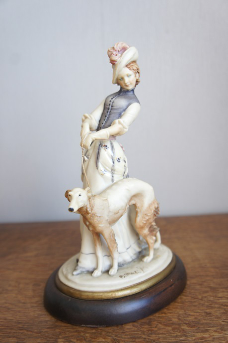 Девушка с борзой, Bruno Merli, Capodimonte, статуэтка