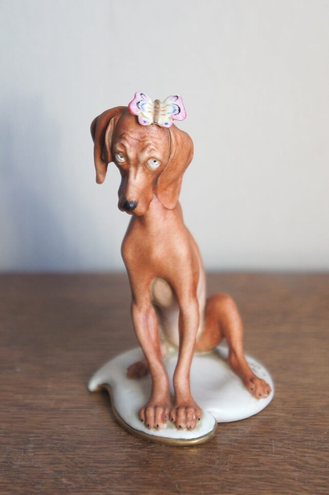 Собака с бабочкой, Giuseppe Cappe, Capodimonte, статуэтка