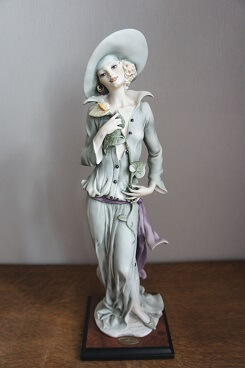 Грэйс с лилией, Джузеппе Армани Флоренс, статуэтка, KunstGalerie.ru