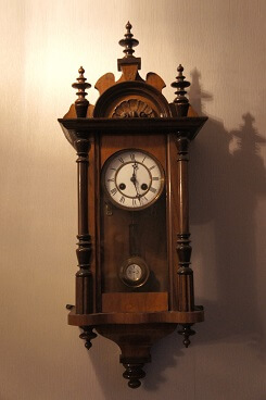Часы настенные старинные антикварные Werner Deponirt5. KunstGalerie