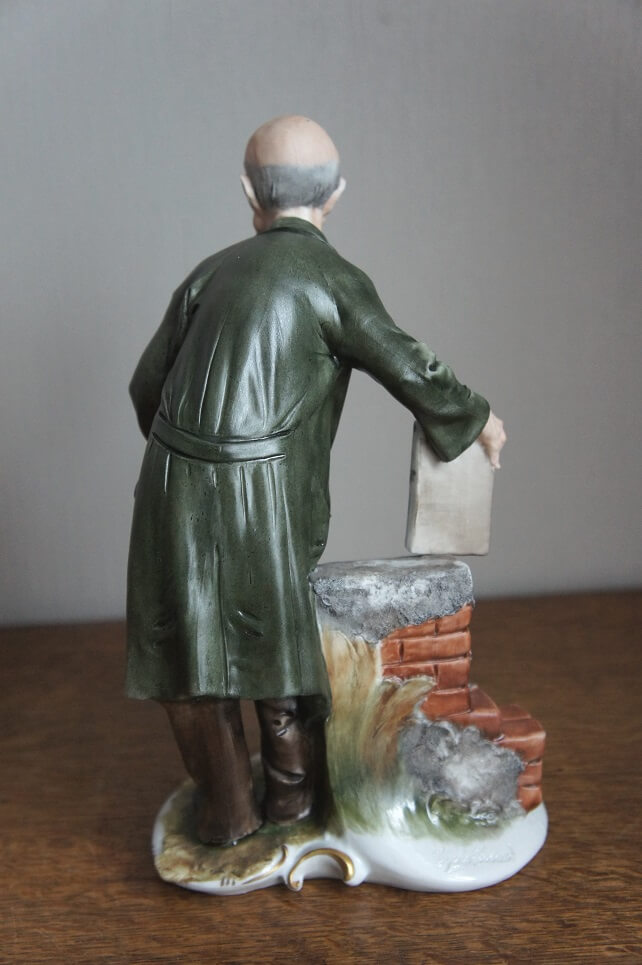 Уличный продавец картин, Tyche Tosca, Capodimonte, статуэтка
