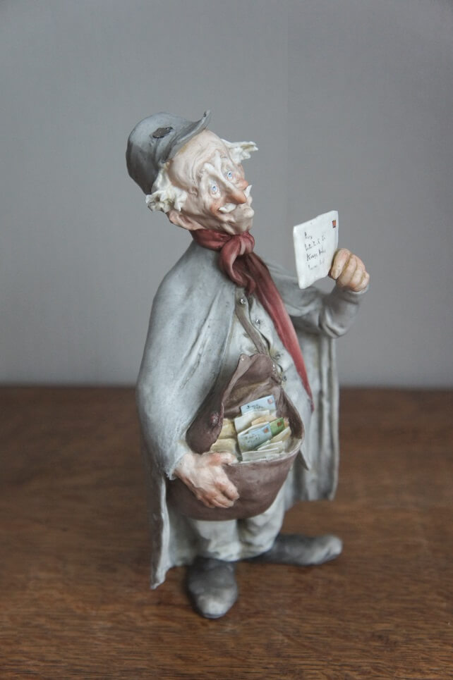 Почтальон, Capodimonte, статуэтка