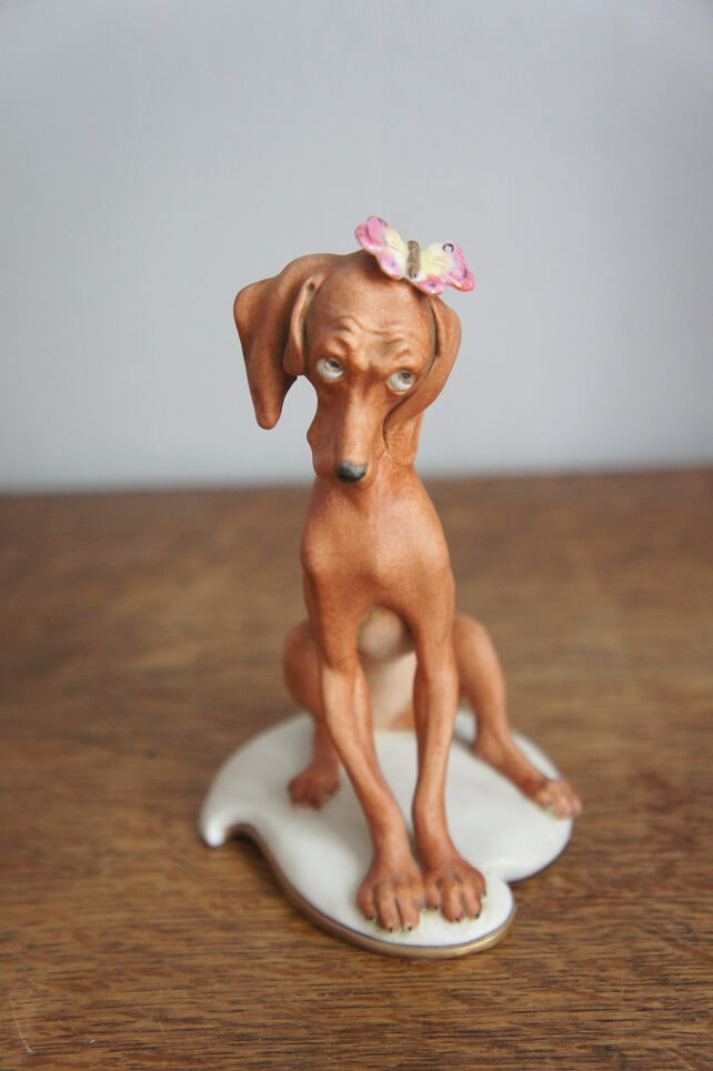 Собака с бабочкой, Capodimonte, статуэтка