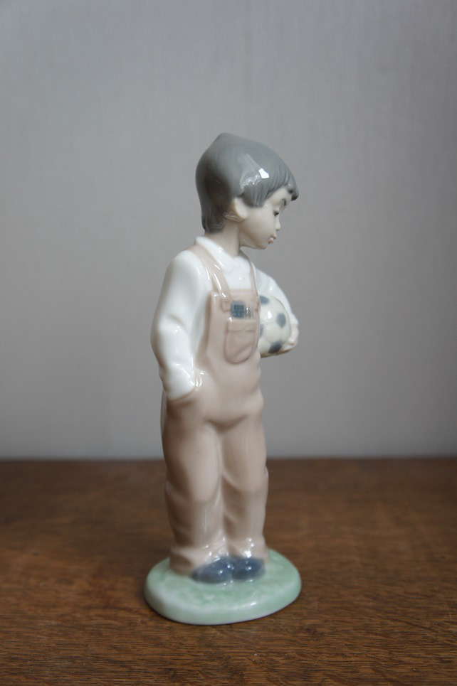 Юный футболист Lladro NAO, купить