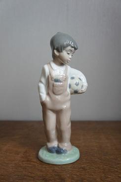 Юный футболист, NAO Lladro, фарфоровая статуэтка, KunstGalerie.ru