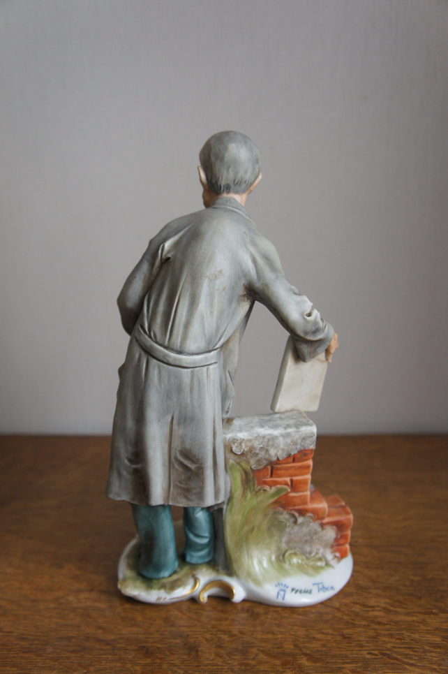 Уличный продавец картин, Tyche Tosca, Capodimonte, статуэтка
