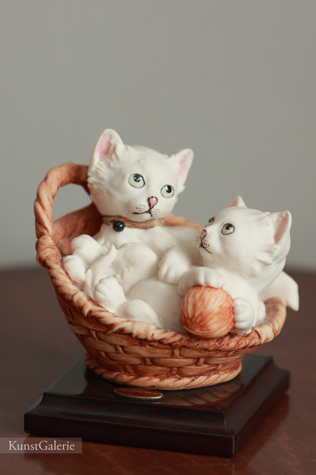 Котята в корзинке, Джузеппе Армани, статуэтка