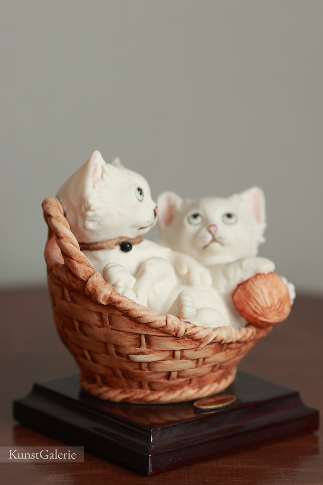 Котята в корзинке, Giuseppe Armani, статуэтка