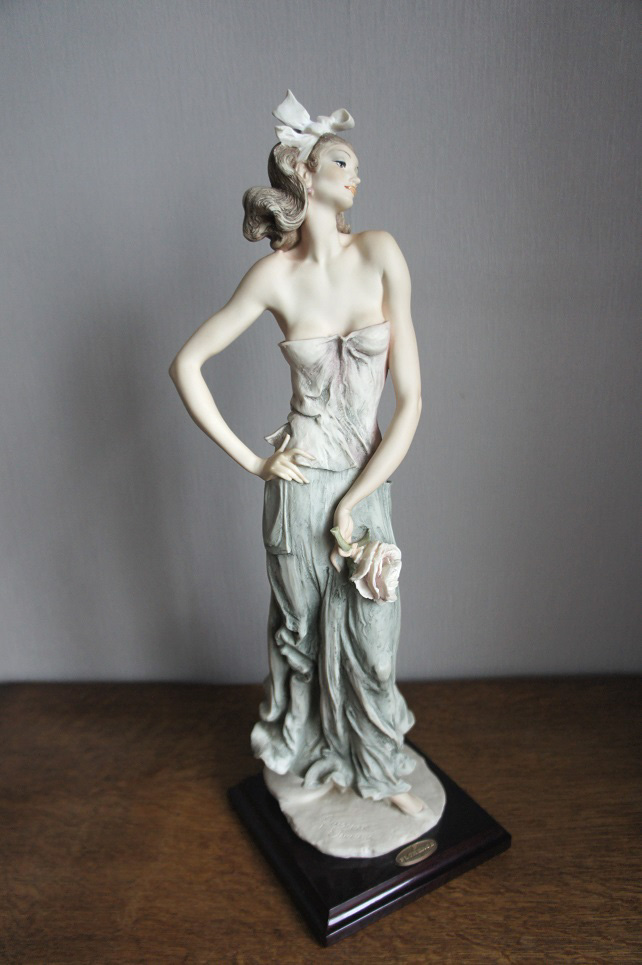 Alessandra, Giuseppe Armani, статуэтка
