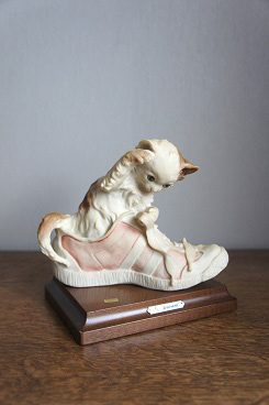 Котёнок в кроссовке, Giuseppe Armani, Florence, Capodimonte, статуэтка, KunstGalerie.ru