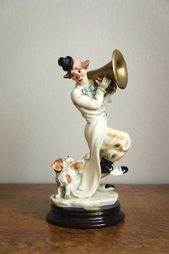 Клоун с трубой Too Loud, Джузеппе Армани, Флоренс, Каподимонте, статуэтка, KunstGalerie.ru