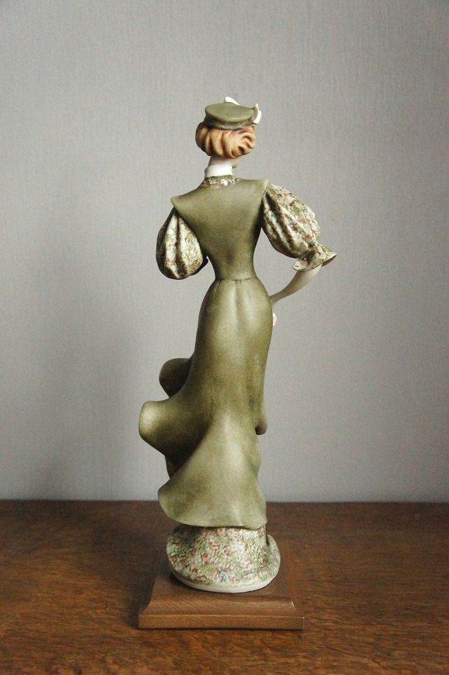 Дама в зеленом с зонтиком, Джузеппе Армани, статуэтка
