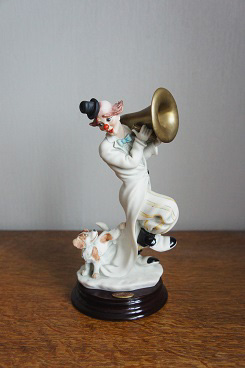 Клоун с большой трубой, Джузеппе Армани, Флоренс, Каподимонте, статуэтка, KunstGalerie.ru