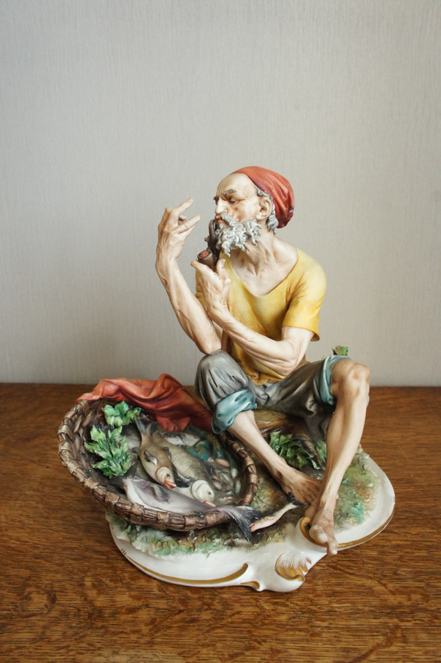 Рыбак с трубкой, I.P.A., Capodimonte, статуэтка
