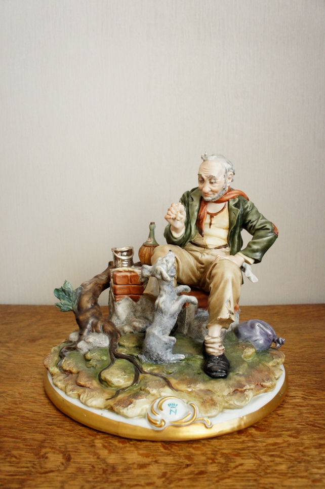 Бездомный и собака, Tyche, Каподимонте, статуэтка