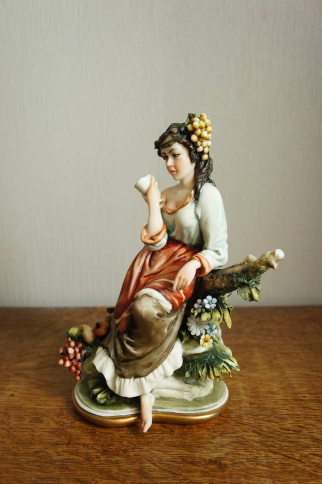 Девушка с бокалом, Luciano Cazzola, Capodimonte, статуэтка