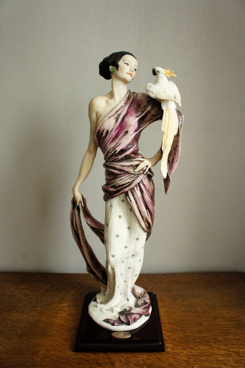 Саманта с попугаем, Giuseppe Armani, Florence, Capodimonte, статуэтка, KunstGalerie.ru