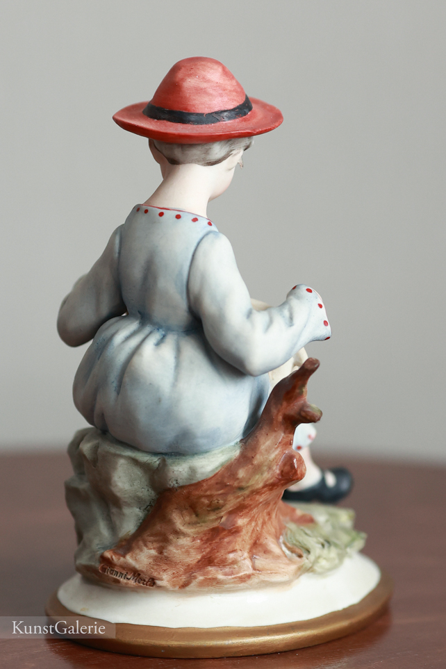 Девочка с барашком, Gianni Merlo, Capodimonte, статуэтка