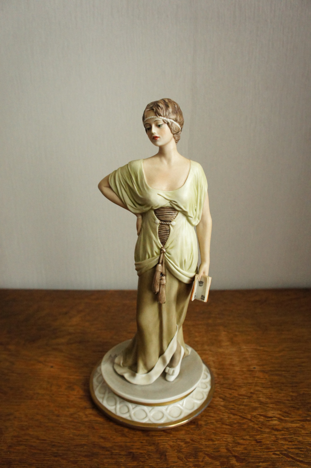 Леди с книжкой, Sandro Maggioni, Capodimonte, статуэтка