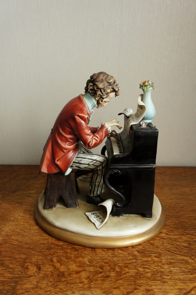 Пианист, Tyche Tosca, Capodimonte, статуэтка