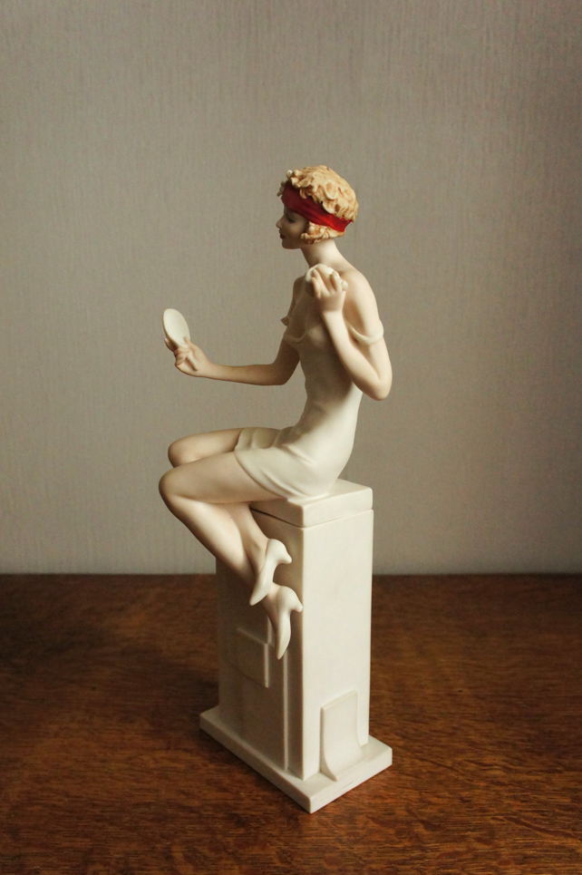 Девушка с зеркальцем, Джузеппе Армани, Флоренс, статуэтка