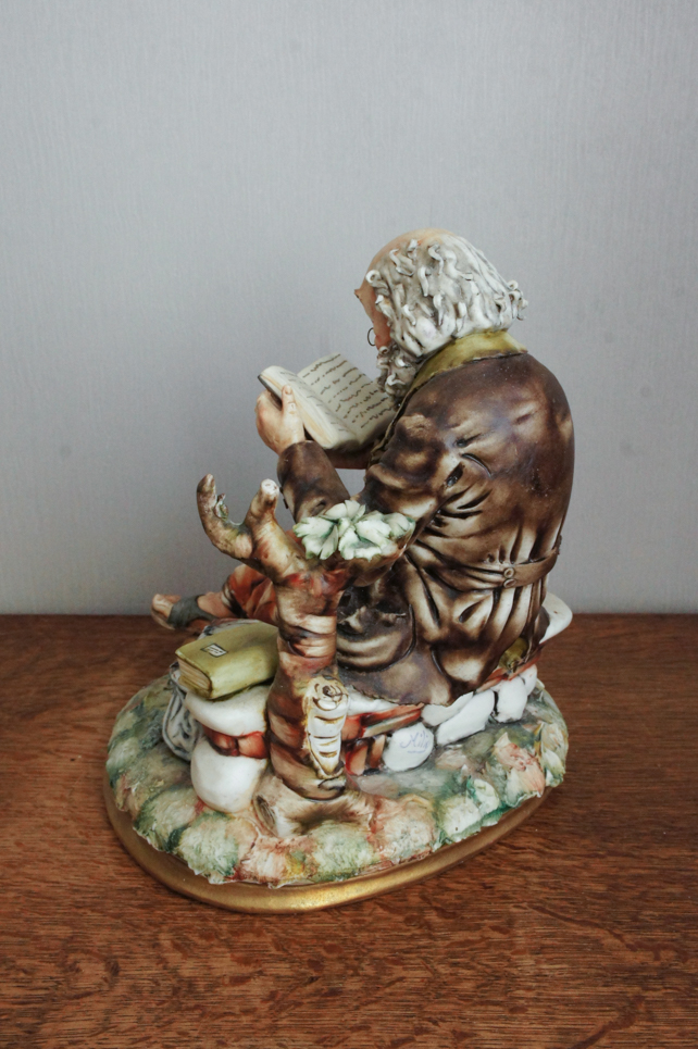 Бродяга с книжкой, Capodimonte, статуэтка