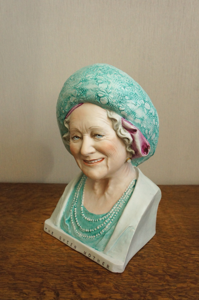 Queen Mother, Bruno Merli, Capodimonte, статуэтка