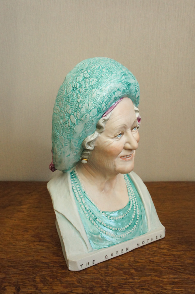 Queen Mother, Bruno Merli, Capodimonte, статуэтка