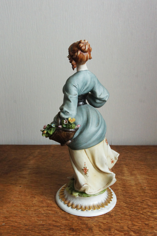 Цветочница, Tyche Tosca, Capodimonte, статуэтка