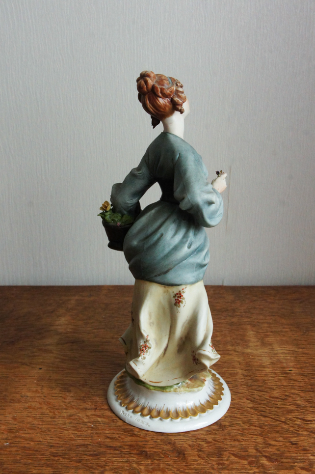Цветочница, Tyche Tosca, Capodimonte, статуэтка