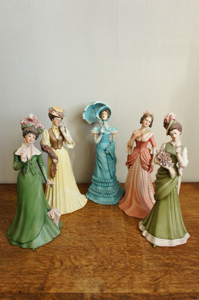 Леди в зеленом с цветами, Ipa, Capodimonte, статуэтка