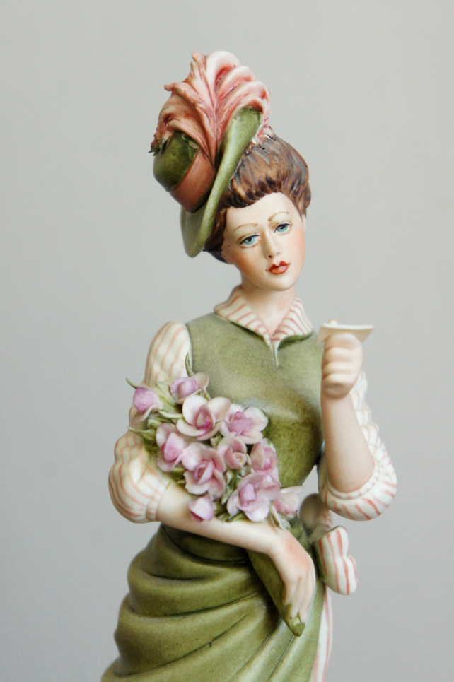 Леди в зеленом с цветами, Ipa, Capodimonte, статуэтка