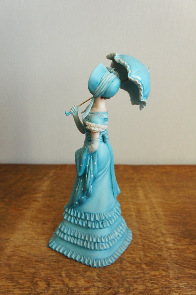 Леди в голубом с зонтом, Ipa, Capodimonte, статуэтка