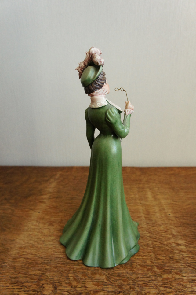 Леди в зеленом с зонтом, Ipa, Capodimonte, статуэтка