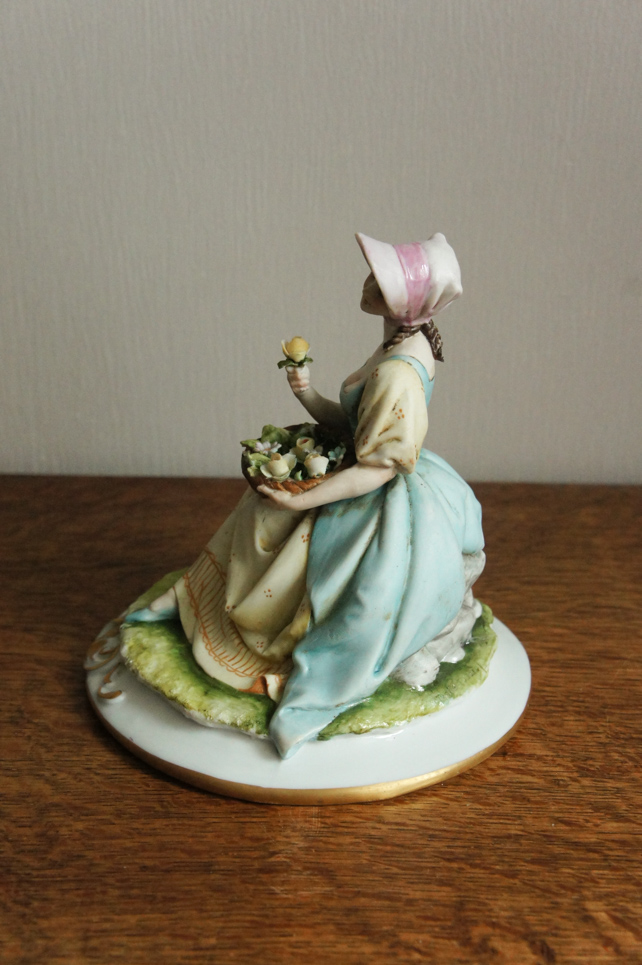 Леди с корзиной цветов, Tyche Tosca, Capodimonte, статуэтка