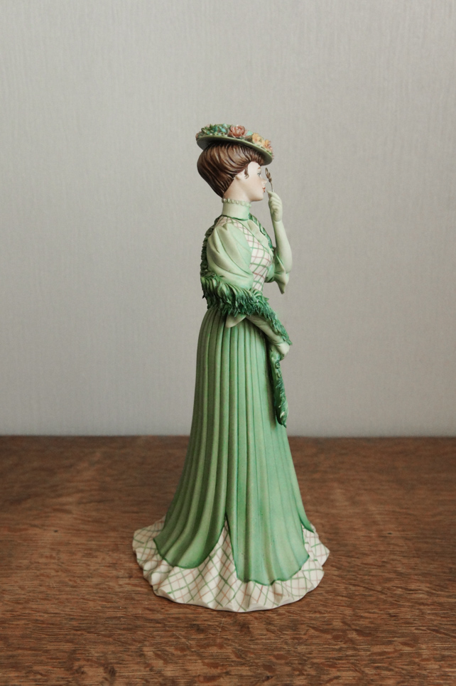 Леди в зеленом с лорнетом и боа, Ipa, Capodimonte, статуэтка