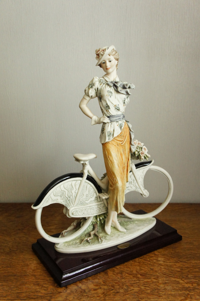 Розали с велосипедом, Giuseppe Armani, Florence, статуэтка