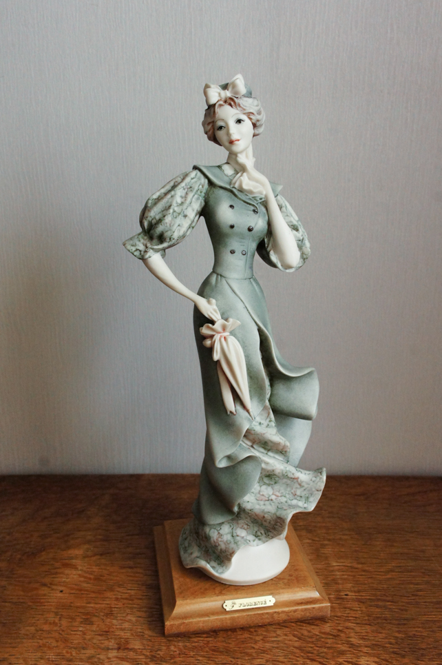 Дама в зелёном с зонтиком, Giuseppe Armani, Florence, статуэтка